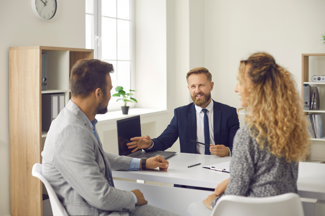 Contratar uma imobiliária ou profissional corretor de imóveis em Teófilo Otoni pode ser uma tarefa fácil com o Tá Contratado, uma plataforma de anúncios de prestadores de serviços. Você corretor de imóveis em Teófilo Otoni cadastre-se em nossa plataforma.