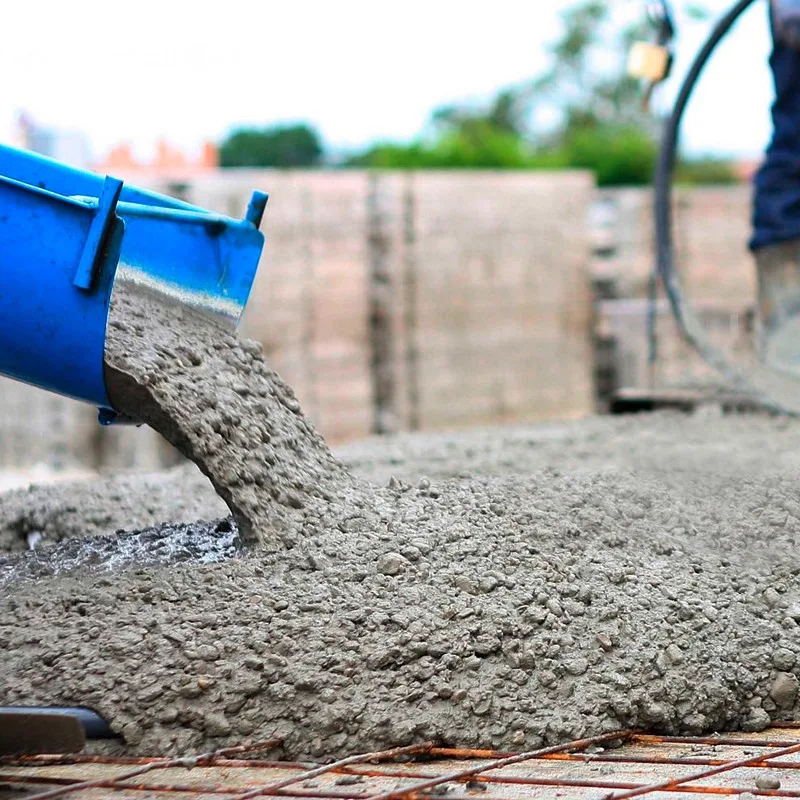 O Que É Concreto Usinado

Concreto Usinado É Um Material Amplamente Utilizado Na Construção Civil, Sendo Uma Mistura De Cimento, Água, Areia, Pedra Britada E Aditivos. Esse Tipo De Concreto É Produzido Em Centrais Dosadoras, Onde Os Materiais São Misturados De Forma Controlada E Padronizada, Resultando Em Um Produto De Alta Qualidade E Resistência. Neste Artigo, Vamos Entender Mais Sobre O Concreto Usinado E Suas Aplicações Na Construção.
