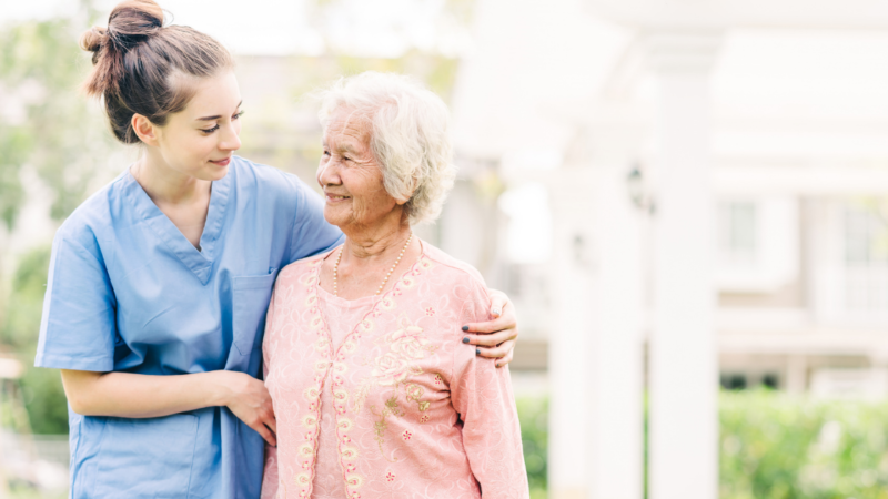 Cuidadora Cuidadora Perto De Mim: Descubra Como Ter Mais Visibilidade E Clientes Ser Cuidadora É Uma Das Profissões Mais Gratificantes E Desafiadoras Que Existem. Cuidar De Pessoas, Se Dedicar Ao Bem-Estar E À Qualidade De Vida De Outras Pessoas É Uma Missão Nobre E Que Requer Muita Dedicação. Com A Pandemia Mudando A Forma Como Vivemos E Nos Relacionamos, Os Desafios Das Cuidadoras Se Tornaram Ainda Mais Complexos. Mas, Com As Ferramentas Certas E Estratégias Eficientes, É Possível Superar Esses Desafios E Ter Mais Visibilidade E Clientes. Neste Texto, Vamos Explorar O Que Faz Uma Cuidadora, Quais São Os Desafios Nos Tempos De Hoje, Como Fidelizar E Atrair Mais Clientes, E Como A Plataforma De Anúncios Tá Contratado Pode Ser Uma Grande Aliada Nesse Processo.