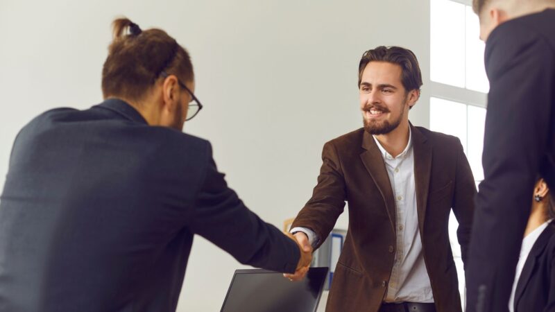 Como-Conseguir-Mais-Clientes A Diferença Entre Clientes E Compradores
