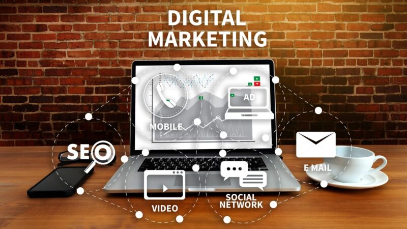 Contratar-Especialista-De-Marketing-Digital