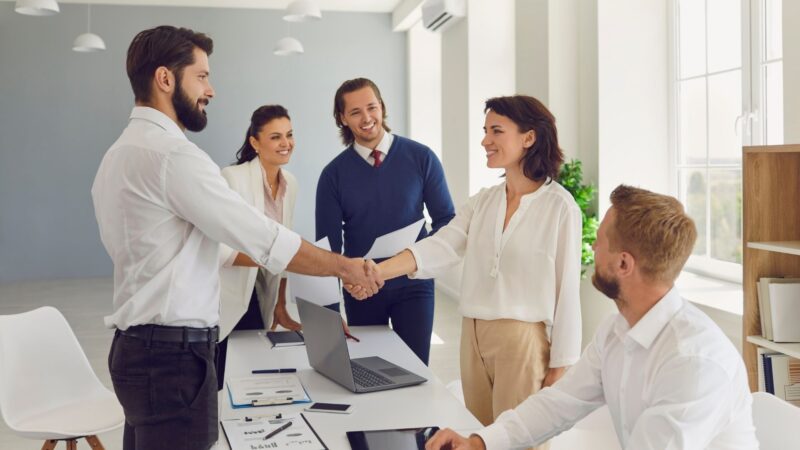 Marketing-Para-Atrair-Clientes A Diferença Entre Clientes E Compradores