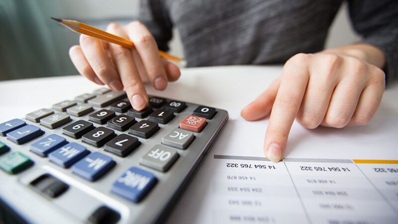 Saiba Sobre Factoring E Suas Vantagens | A Dificuldade De Conseguir Crédito E As Altas Taxas De Juros São Um Empecilho Na Vida De Empresários Que Precisam Solucionar Problemas Financeiros Da Empresa. Uma Alternativa Para Resolver Essa Questão É O Factoring.