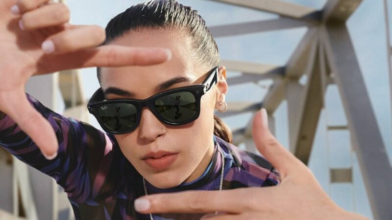 Óculos Do Facebook Será Futuro Das Redes Sociais | Os Ray-Ban Stories São Um Par De Óculos Inspirados Nos Famosos Spectacles, Do Snapchat. Assim Como Seu Companheiro, O Dispositivo Do Facebook Foi Pensado Para Ajudar Criadores De Conteúdo A Registrar Momentos De Forma Rápida E Diferenciada. O Acessório Inteligente É Uma Alternativa Interessante Para Captar Momentos Durante Atividades Que Exijam O Uso Das Mãos.