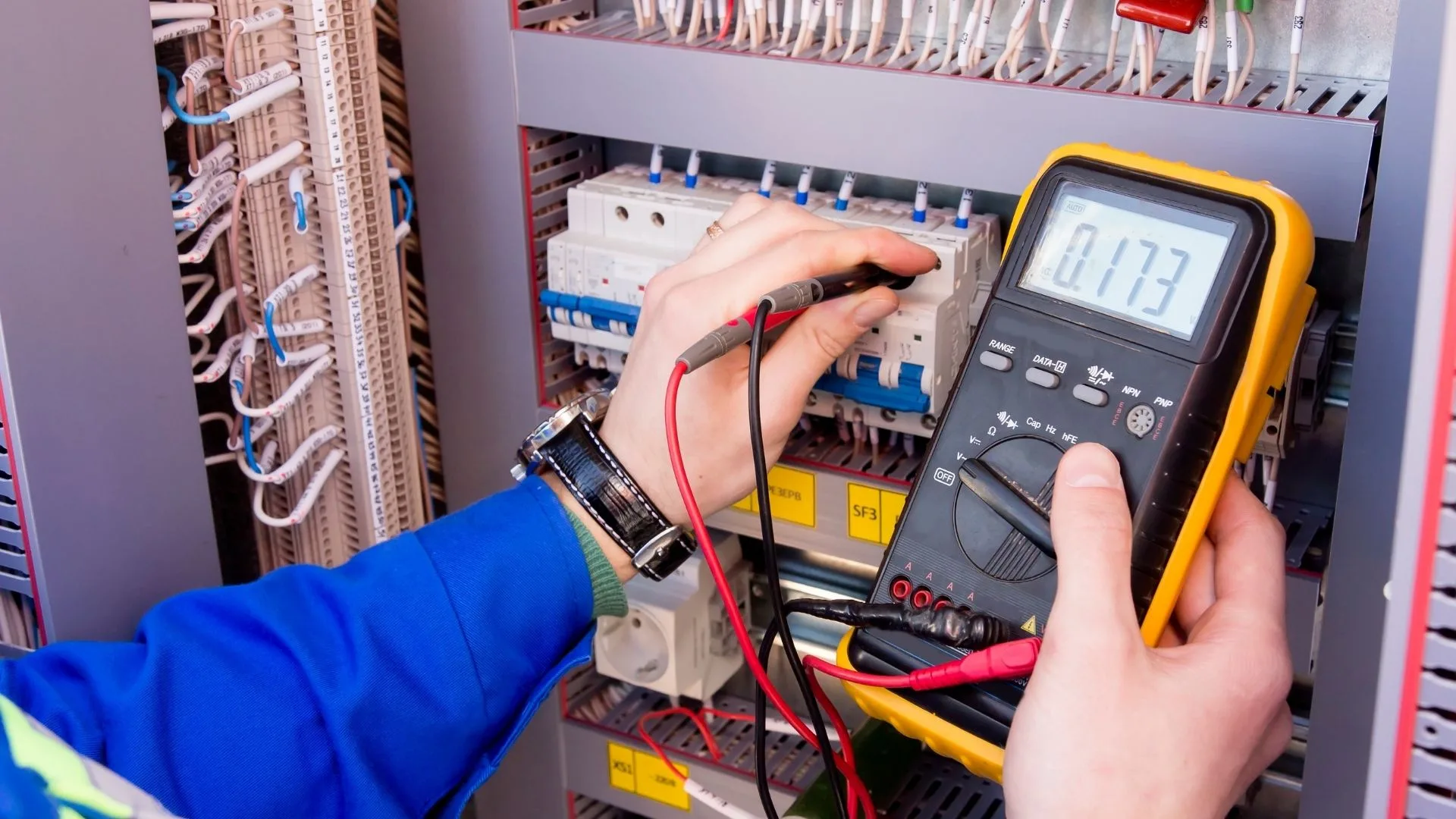 Contratar Técnico Eletricisita
