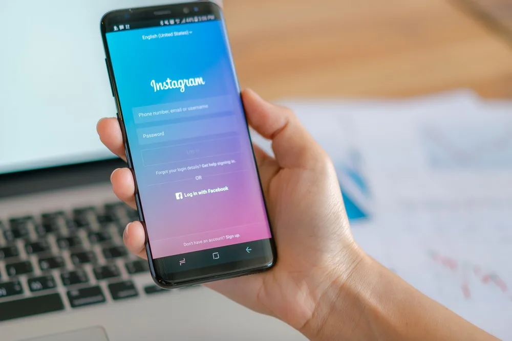 Instagram Para Pequenos Negócios E Comerciantes | Pode Parecer Que O Instagram É Apenas Para Fotos Do Café Da Manhã Das Pessoas Ou Selfies De Modelos, Mas, Na Realidade, É Uma Plataforma Em Rápido Crescimento E Uma Maneira Poderosa De Ganhar Mais Trabalho Para Seus Negócios