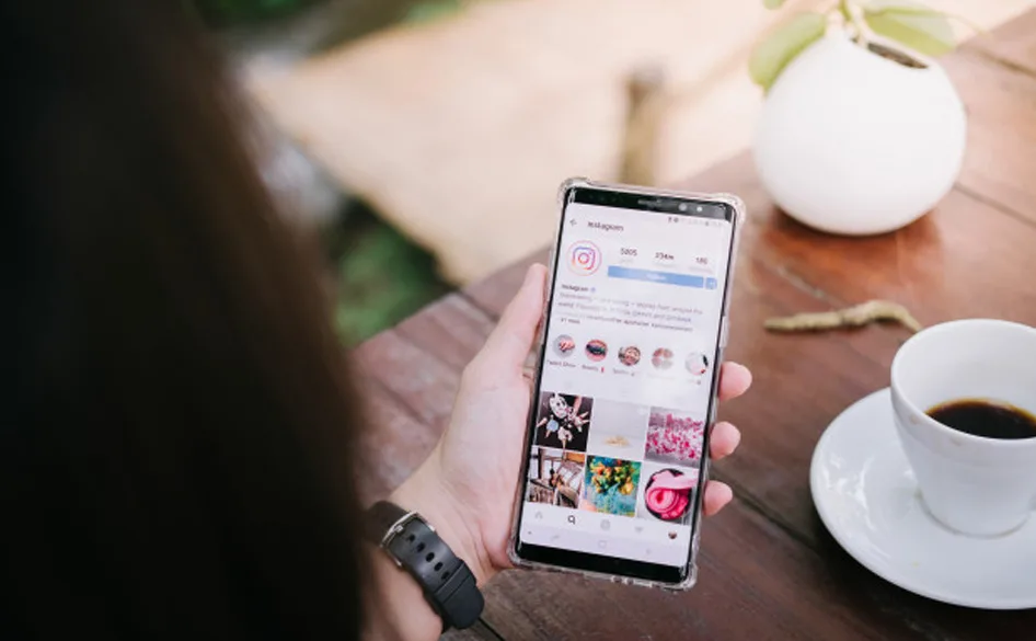 Instagram Para Pequenos Negócios E Comerciantes | Pode Parecer Que O Instagram É Apenas Para Fotos Do Café Da Manhã Das Pessoas Ou Selfies De Modelos, Mas, Na Realidade, É Uma Plataforma Em Rápido Crescimento E Uma Maneira Poderosa De Ganhar Mais Trabalho Para Seus Negócios