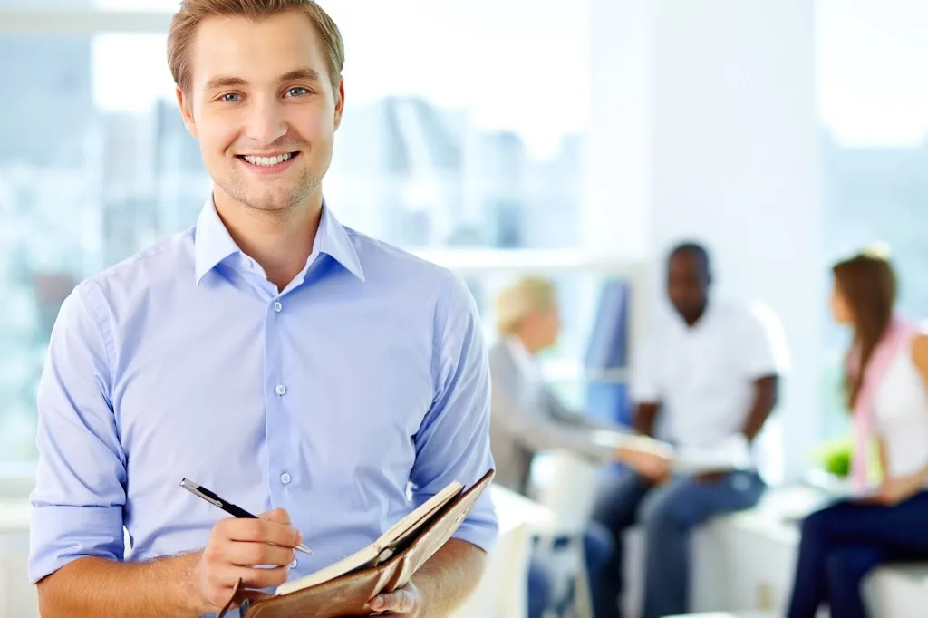 Dicas De Negócios Para Iniciantes | Quer Abrir Um Negócio De Sucesso, Mas Não Sabe Por Onde Começar? Tem Muita Gente Querendo Começar! Hoje, Dezenas De Milhares De Pessoas Estão Pensando Em Começar Seu Próprio Negócio , E Por Boas Razões. Em Média, As Pessoas Podem Esperar Ter Duas Ou Três Carreiras Durante Sua Vida Profissional - E Com A Grande Demissão Em Pleno Vigor, Muitos Estão Procurando Se Tornar Seu Próprio Chefe Ou Proprietário De Uma Pequena Empresa. Aqueles Que Saem De Uma Carreira Geralmente Pensam Que Sua Segunda Ou Terceira Mudança Na Carreira É Uma Que Eles Podem Fugir De Sua Própria Casa.