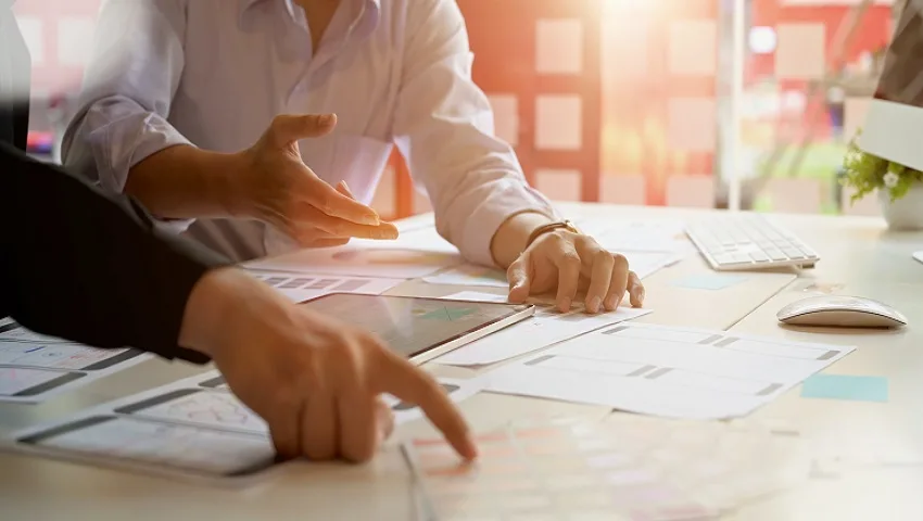 A Importância Da Diversificação De Estratégias | Isso, Trouxe À Tona A Falta De Diversidade Nas Estratégias De Marketing De Muitas Empresas. Para Proteger E Construir Seus Negócios, Faz Se Importante Que As Organizações Adotem Estratégias De Marketing Híbridas No Futuro.