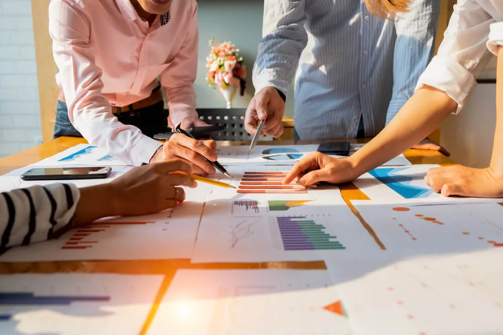 A Importância Da Diversificação De Estratégias | Isso, Trouxe À Tona A Falta De Diversidade Nas Estratégias De Marketing De Muitas Empresas. Para Proteger E Construir Seus Negócios, Faz Se Importante Que As Organizações Adotem Estratégias De Marketing Híbridas No Futuro.