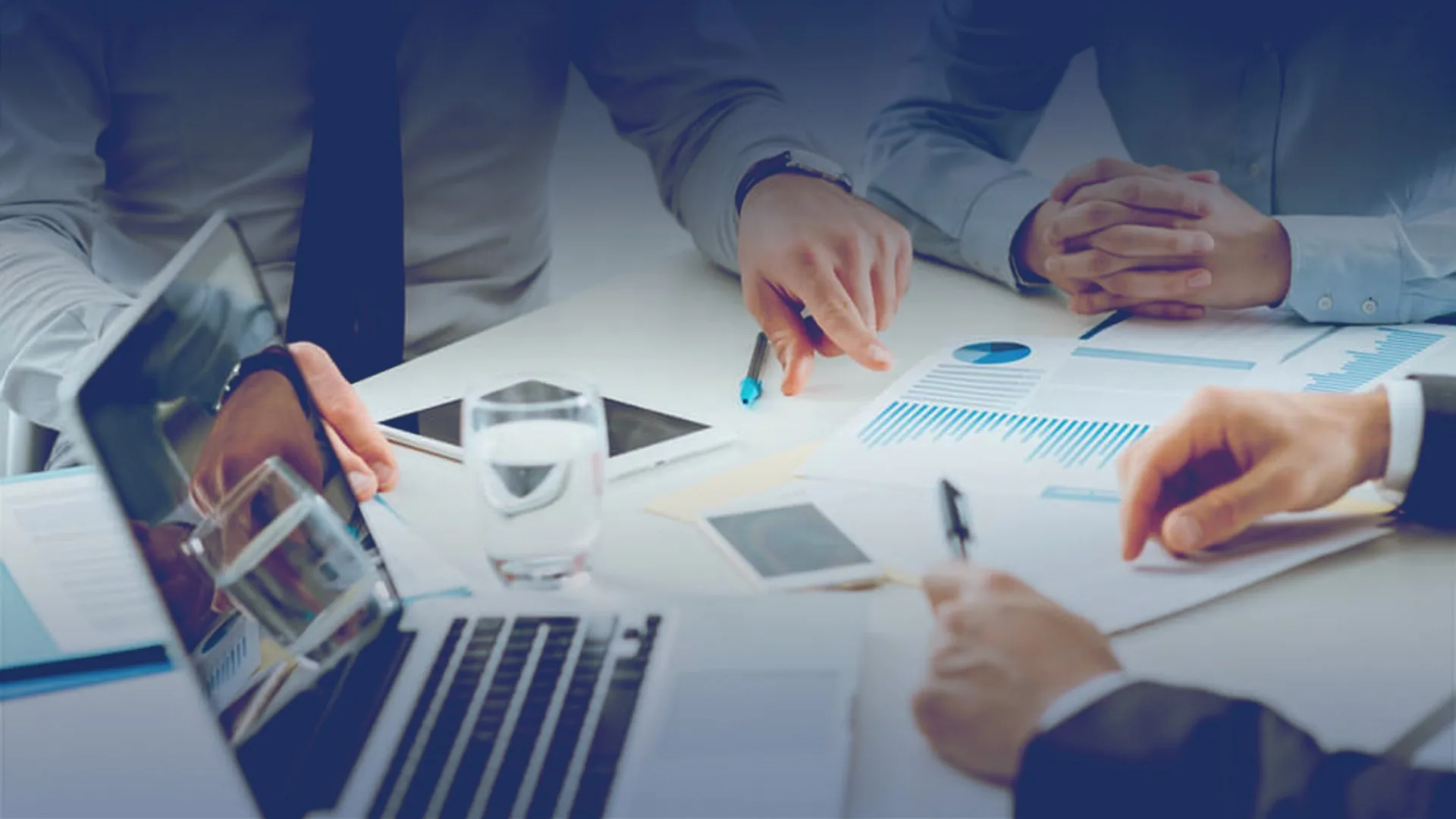 Mantenha O Engajamento E Coordenação Aprimorados | A Coordenação Eficaz Dos Negócios É Fundamental Para Melhorar A Eficiência Operacional E A Produtividade, Bem Como Aprimorar A Experiência Do Cliente E Os Resultados. Com As Restrições Do Covid-19 Persistindo A Limitar As Interações Físicas, A Comunicação Bidirecional Em Vários Canais Digitais Agora É Fundamental Para Gerenciar Essa Coordenação Com Funcionários, Clientes E Fornecedores.