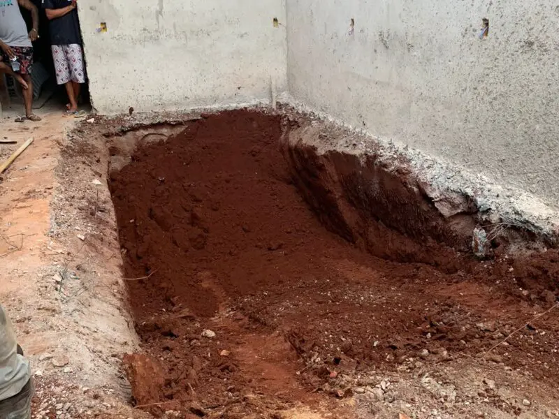 Terraplenagem e limpeza de terrenos