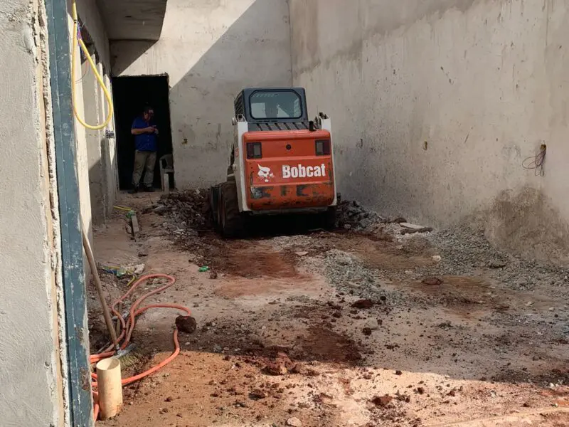 Terraplenagem e limpeza de terrenos