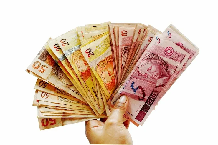 14º Salário Pode Ser Liberado. Veja Onde Investir | Para Isso, O Especialista Explica Que É Necessário Analisar A Atual Situação E Os Sonhos Que Pretendem Ser Realizados. Caso A Pessoa Esteja Com A Vida Financeira Em Dia, Ele Explica Que Uma Boa Alternativa É Investir Para Fazer O Dinheiro Render.