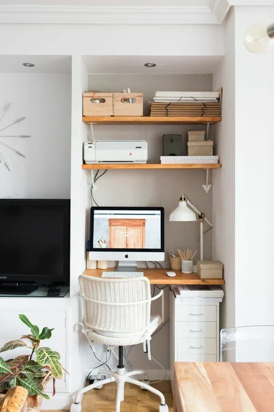 Como Montar Um Home Office Com A Sua Cara | Além De Estabelecer Um Espaço Especial Na Casa Para O Trabalho, Ter Uma Boa Iluminação, Saber Escolher Móveis Confortáveis E Investir Em Quadros Decorativos Podem Ajudar A Trazer Mais Conforto E Personalidade Ao Home Office.