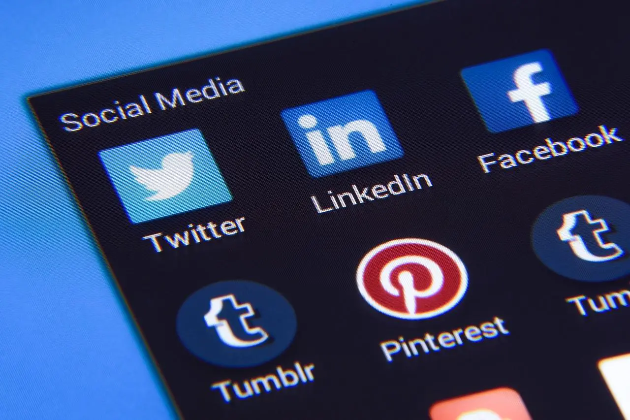 Social Media, Facebook, Twitter-1795578.Jpg