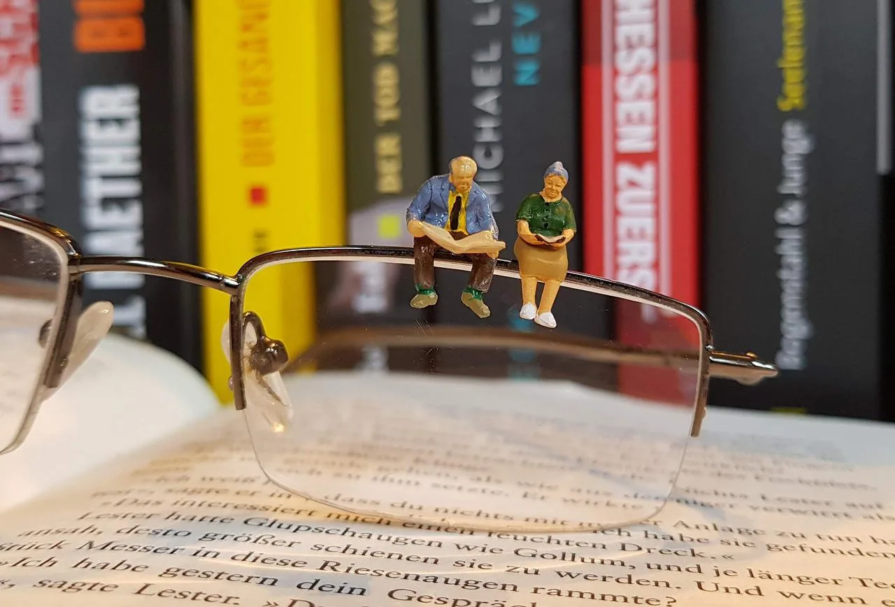 A Book, Read, Miniature Figures-4016109.Jpg