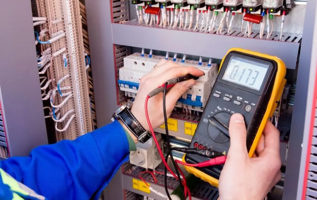 Eletricista Perto De Mim: O Que Faz Um Eletricista, Desafios Contemporâneos E Como Divulgar Serviços - Contratar Eletricista
