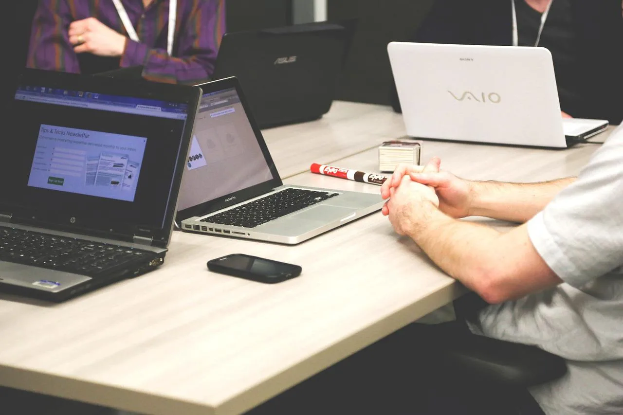 Laptops, Meeting, Businessmen-593296.Jpg