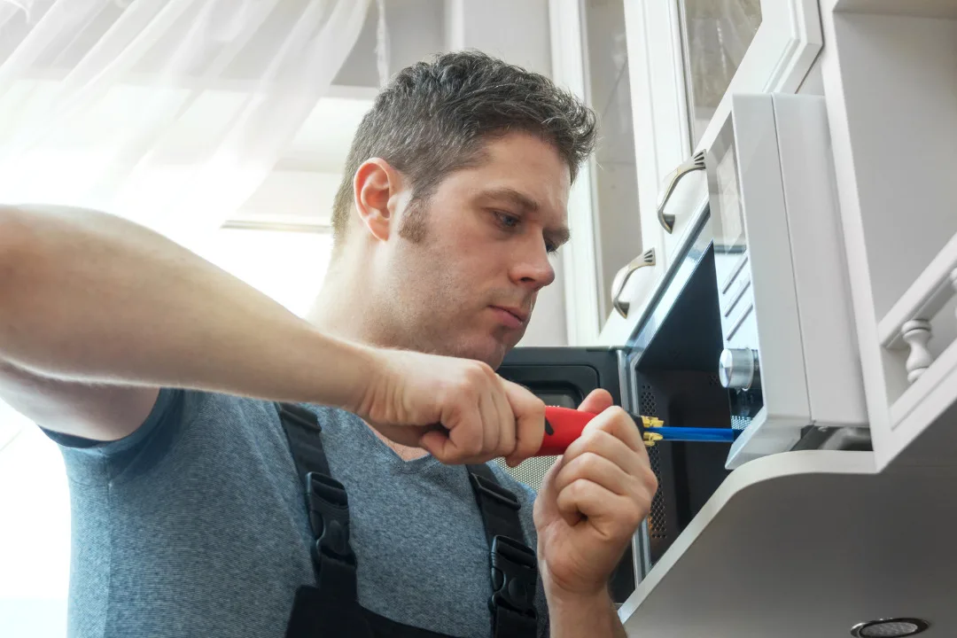 Serviços De Conserto De Micro-Ondas | Se Você Já Procurou Um Profissional Para Fazer O Conserto De Seu Micro-Ondas, Sabe Que Isso Nem Sempre É Fácil Encontrar. E Se Você Está Começando Um Negócio De Conserto De Micro-Ondas, Vamos Te Ajudar A Estruturar Seu Negócio Corretamente, Principalmente Nos Pontos Principais De Publicidade E Propaganda.