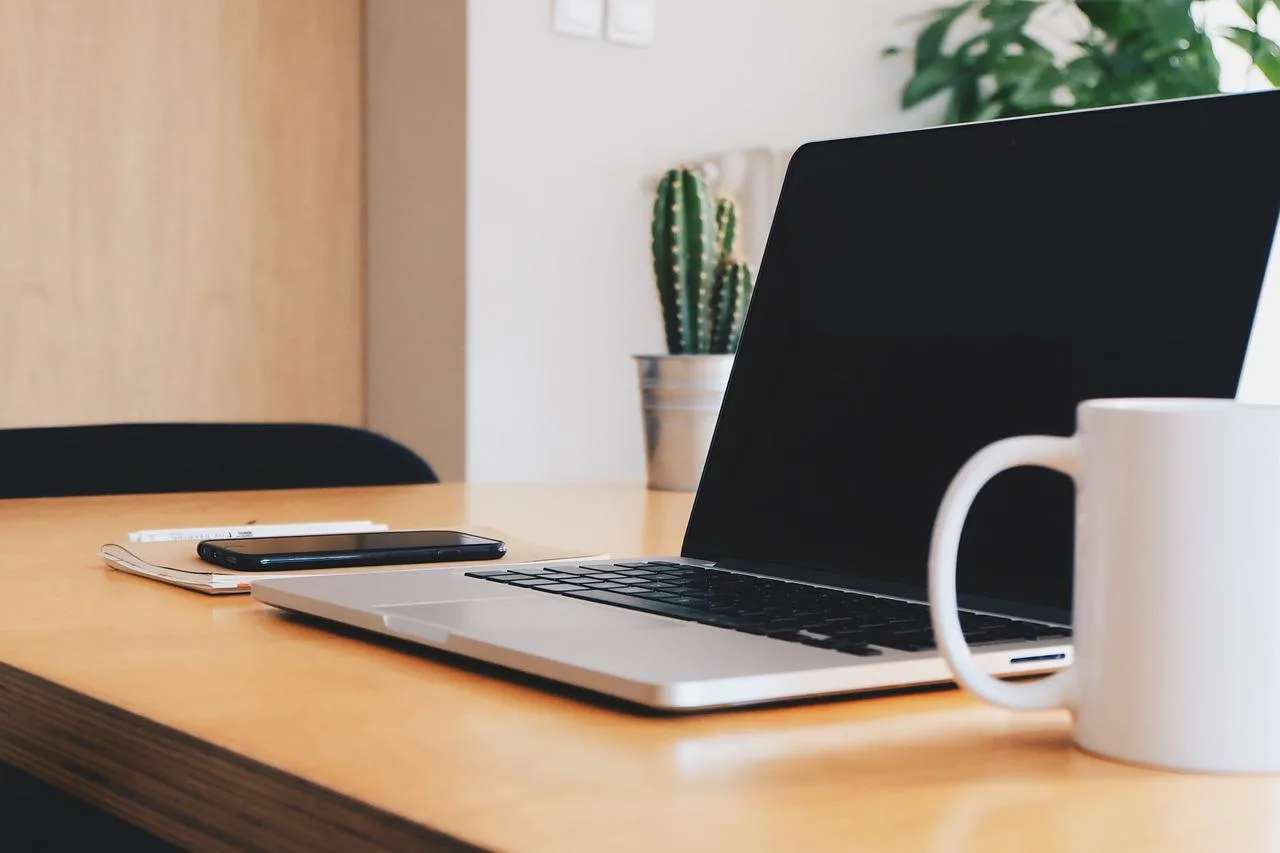 Office, Desk, Business-925806.Jpg