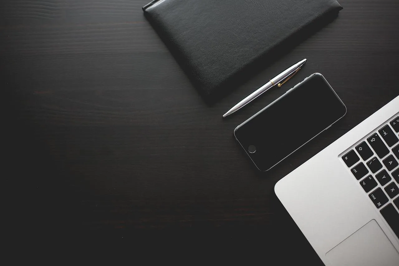 Office, Desk, Smartphone-865091.Jpg