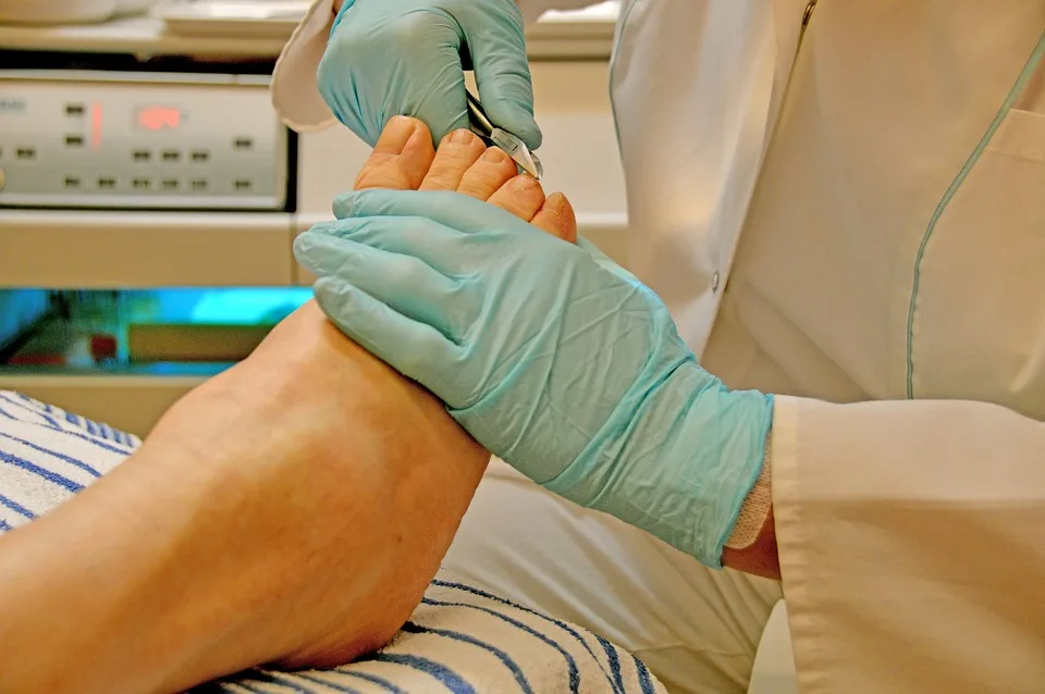 Dica De Materiais Para Manicure E Pedicure Profissional | Se Você For Começar A Trabalhar Em Algum Salão De Beleza, Vale Questionar Se O Estabelecimento Possui Uma Estufa Esterilizadora Para Você Não Ter De Comprar Uma Logo De Início. Se Não Tiver, É Interessante Que Você Adquira A Sua Própria, Caso Deseje Atender Em Casa Ou Em Outros Salões.