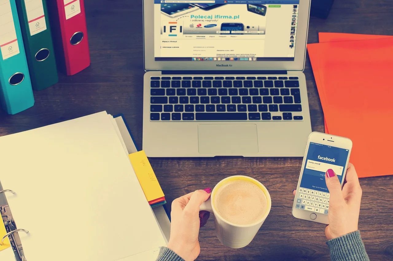 Laptop, Iphone, Workspace-614213.Jpg