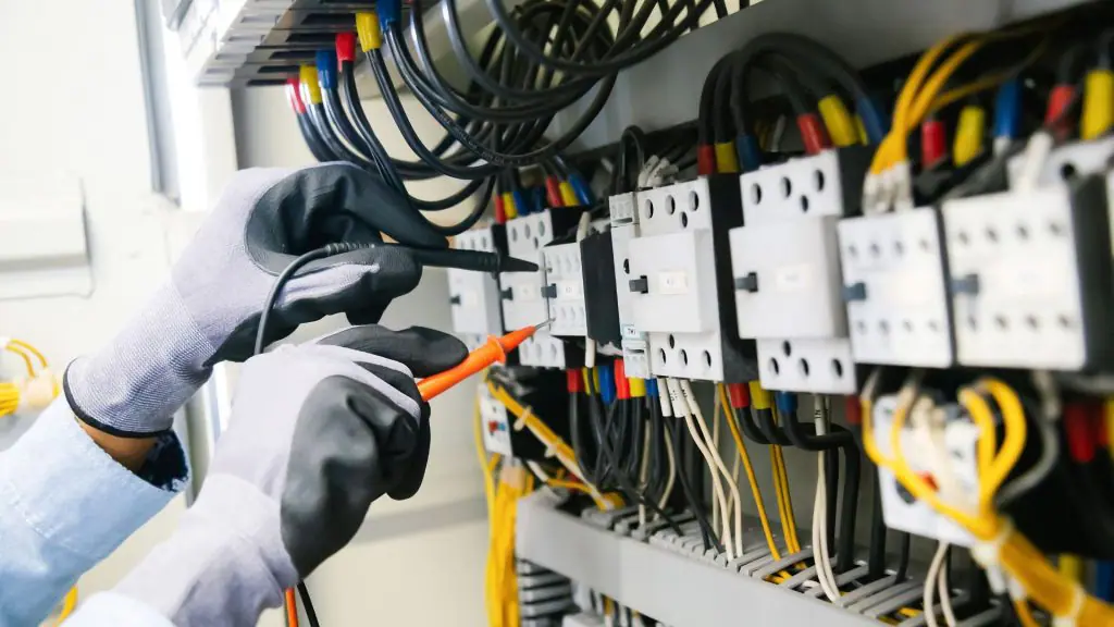 Serviços De Engenheiro Elétrico
