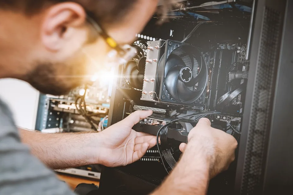 Manutenção De Computadores Manutenção Preventiva: Economia E Eficiência Para Seu Negócio A Manutenção Preventiva É Uma Prática Essencial Para Garantir O Bom Funcionamento De Máquinas E Equipamentos Em Qualquer Ambiente Industrial. É Dever Das Empresas Assegurar Que Suas Máquinas Estejam Sempre Em Perfeitas Condições De Operação, De Forma A Garantir A Segurança Dos Funcionários, A Eficiência Da Produção E A Economia De Recursos. Neste Artigo, Discutiremos A Importância Da Manutenção Preventiva E Os Benefícios Que Ela Traz Para As Empresas.