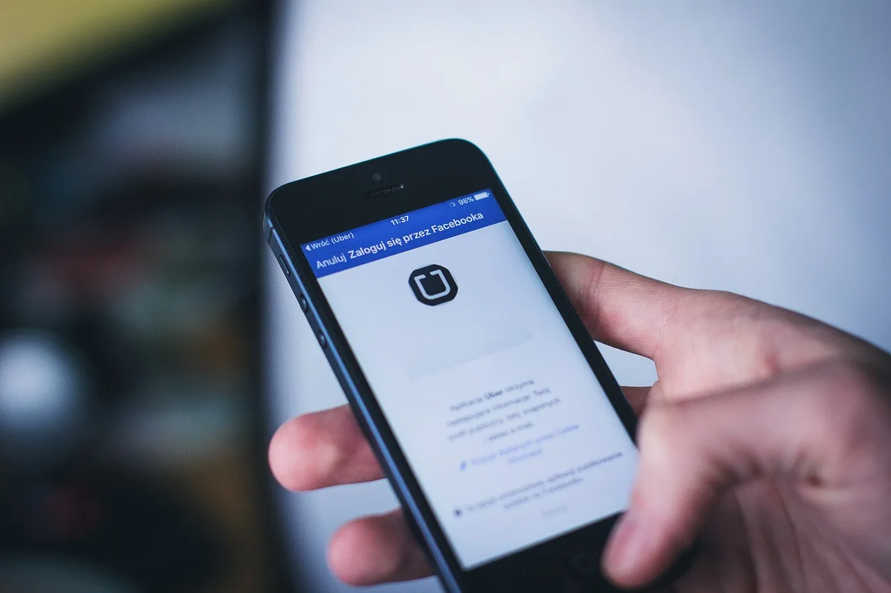 App, Apple, Facebook-2941688.Jpg