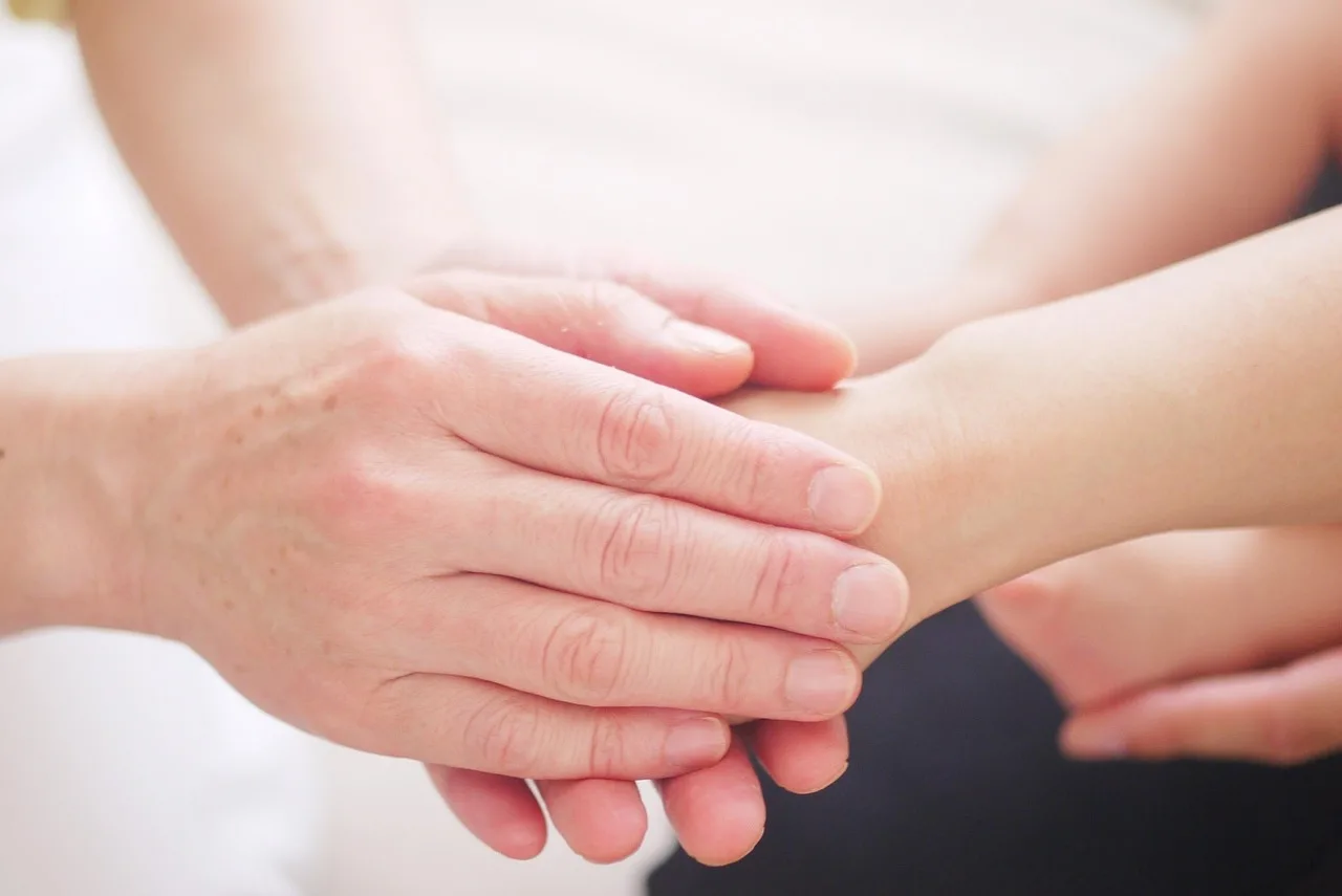 Hand, Mom, Grip-2634753.Jpg
