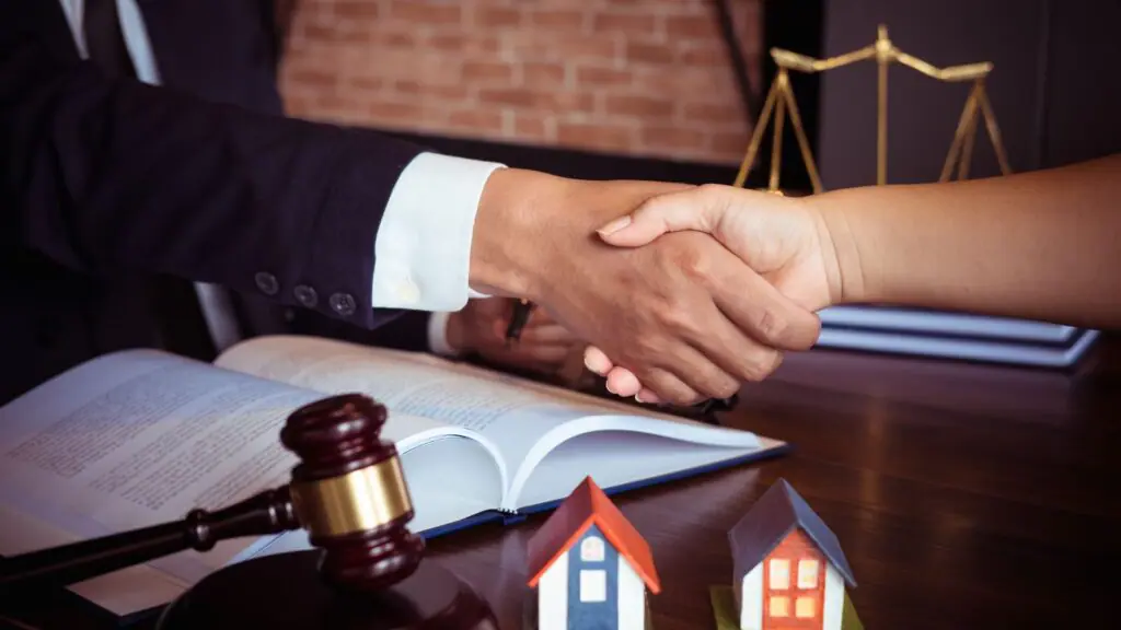 Advogado Criminalista Advogado Perto De Mim: Como Encontrar E Fidelizar Clientes Nos Dias De Hoje Nos Dias Atuais, A Competitividade No Mercado Jurídico É Cada Vez Mais Acirrada. Com O Grande Número De Profissionais Da Área, Encontrar E Fidelizar Clientes Tornou-Se Um Desafio Constante Para Os Advogados. Nesse Cenário, Torna-Se Essencial Buscar Estratégias Eficientes De Marketing E Propaganda Para Se Destacar E Conquistar Espaço No Mercado.