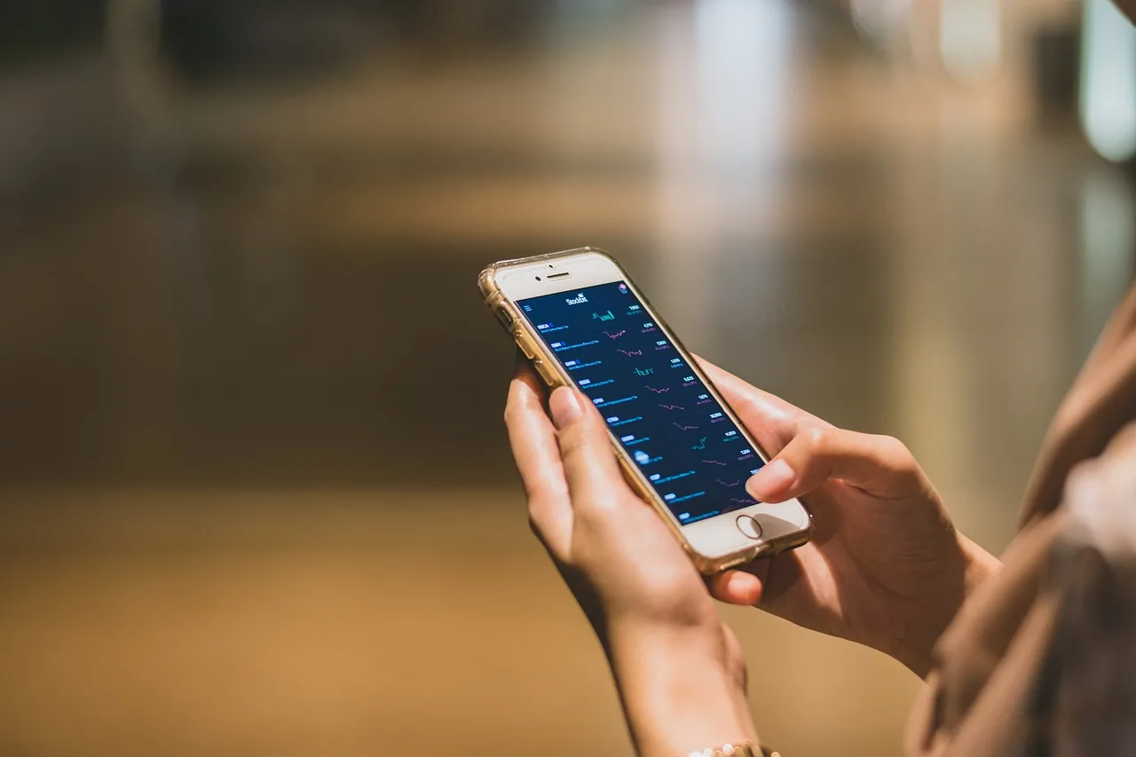 Business, Smartphone, Hands-7304257.Jpg