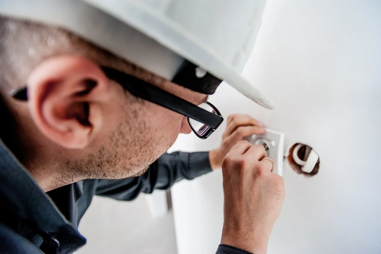 Electrician, Repair, Electricity-1080554.Jpg