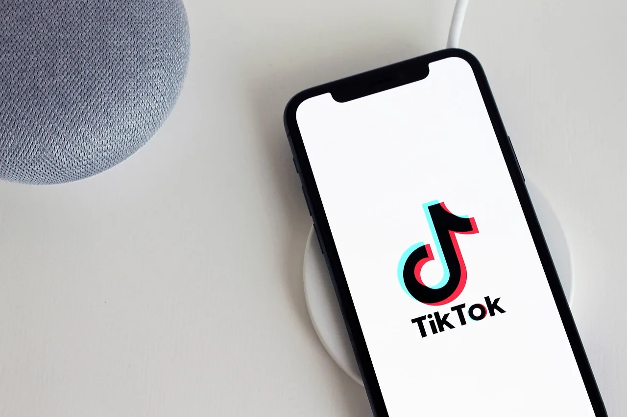 Tiktok, App, Iphone-5064078.Jpg