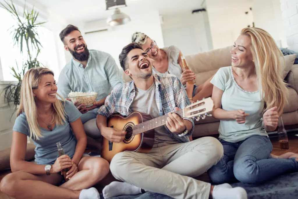 Como Ser Feliz Rodeado De Amigos Verdadeiros