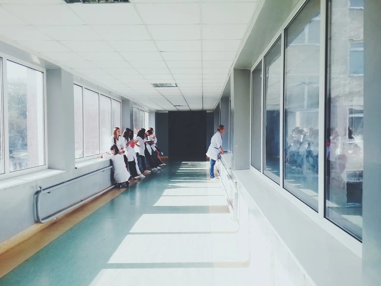 Doctors, Hospital, People-2607295.Jpg