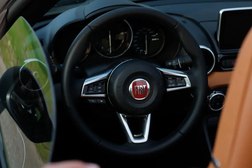 Carros
Estética Automotiva: Como Cuidar Do Seu Veículo Com Amor
