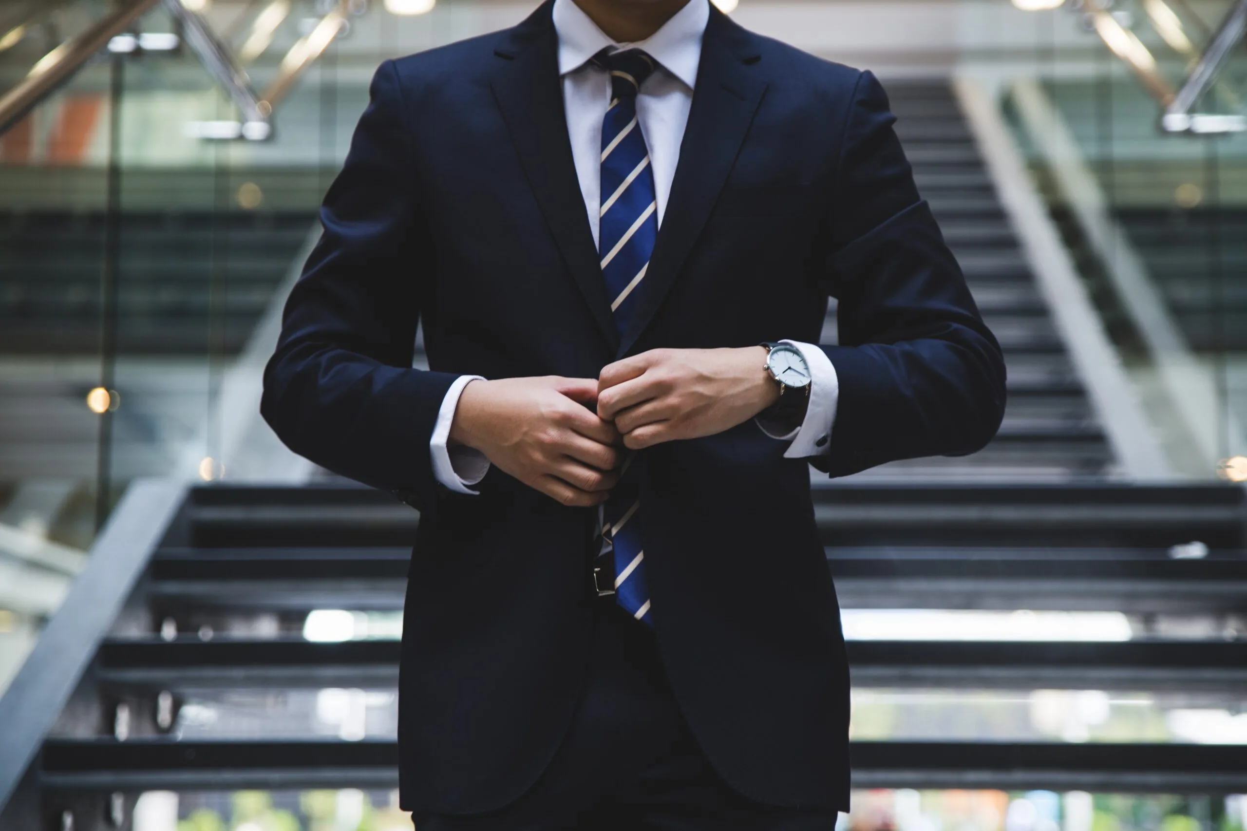 O Que O Ceo De Uma Empresa Faz? | O Papel Do Ceo, Ou Chief Executive Officer, É Um Dos Mais Importantes Em Qualquer Empresa. O Ceo É O Líder Máximo Da Organização E Tem A Responsabilidade De Tomar Decisões Estratégicas, Garantir A Saúde Financeira Da Empresa, Criar E Implementar Planos Para Alcançar Metas De Curto E Longo Prazo, Além De Liderar E Motivar Sua Equipe. Nesta Matéria, Vamos Explorar Em Detalhe As Principais Funções E Responsabilidades Do Ceo.