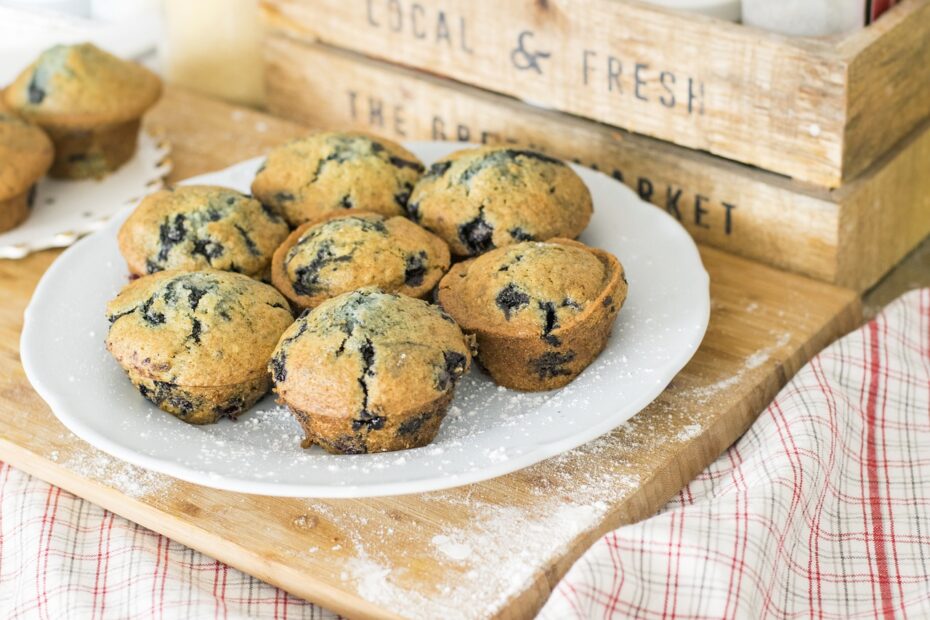 BLUEBERRY MUFFINS, MUFFINS, CUPCAKES-2136749.JPG