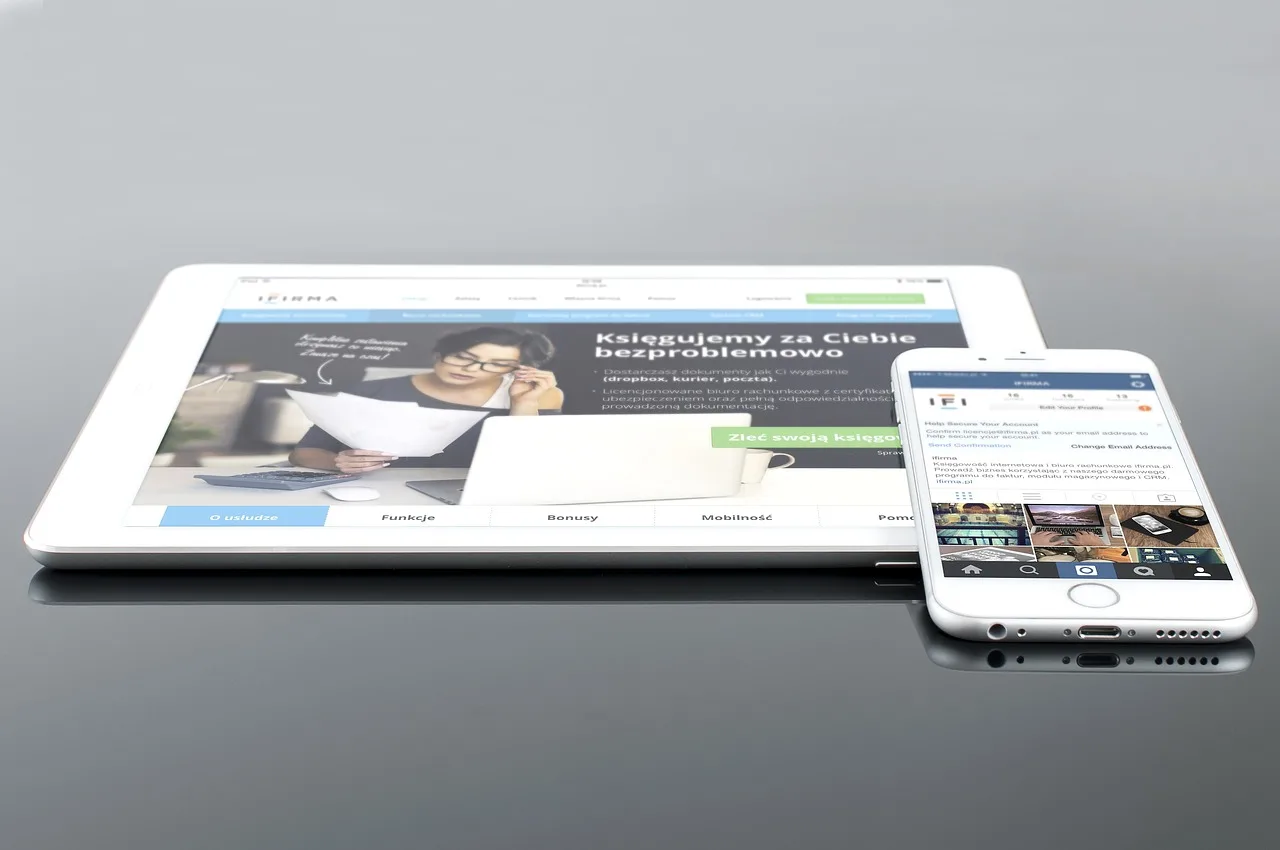 Mockup, Ipad, Iphone-654585.Jpg