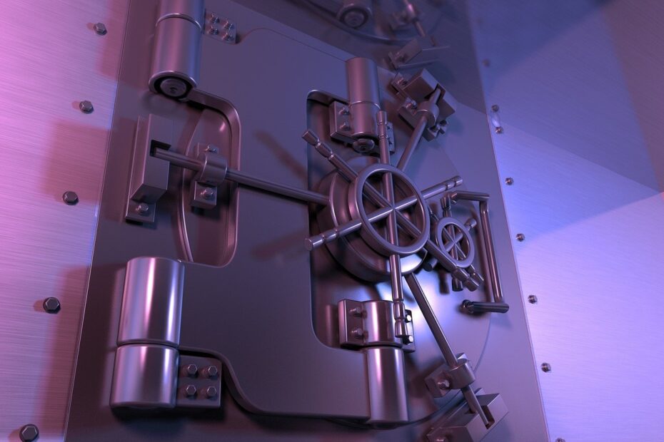 SAFE, VAULT, STEEL DOOR-913452.JPG