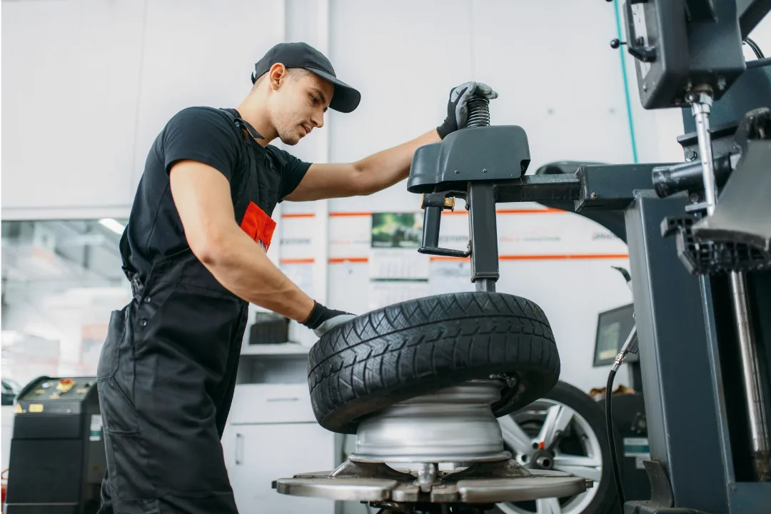 Borracharia Perto De Mim: Os Desafios E Estratégias Para O Sucesso No Negócio De Borracharia Introdução Nos Dias Atuais, Encontrar Uma Borracharia Perto De Mim Tornou-Se Uma Necessidade Constante Para Os Motoristas. Seja Para Trocar Um Pneu Furado, Fazer Alinhamento Ou Balanceamento, A Borracharia É Essencial Na Manutenção De Veículos. Neste Texto, Discutiremos Sobre O Negócio De Borracharia, Os Desafios Enfrentados Atualmente, Estratégias Para Fidelizar E Atrair Mais Clientes, E Como A Plataforma De Anúncios Tá Contratado Pode Ser Uma Ferramenta Eficaz Para Aumentar A Visibilidade E Exposição Do Seu Negócio.