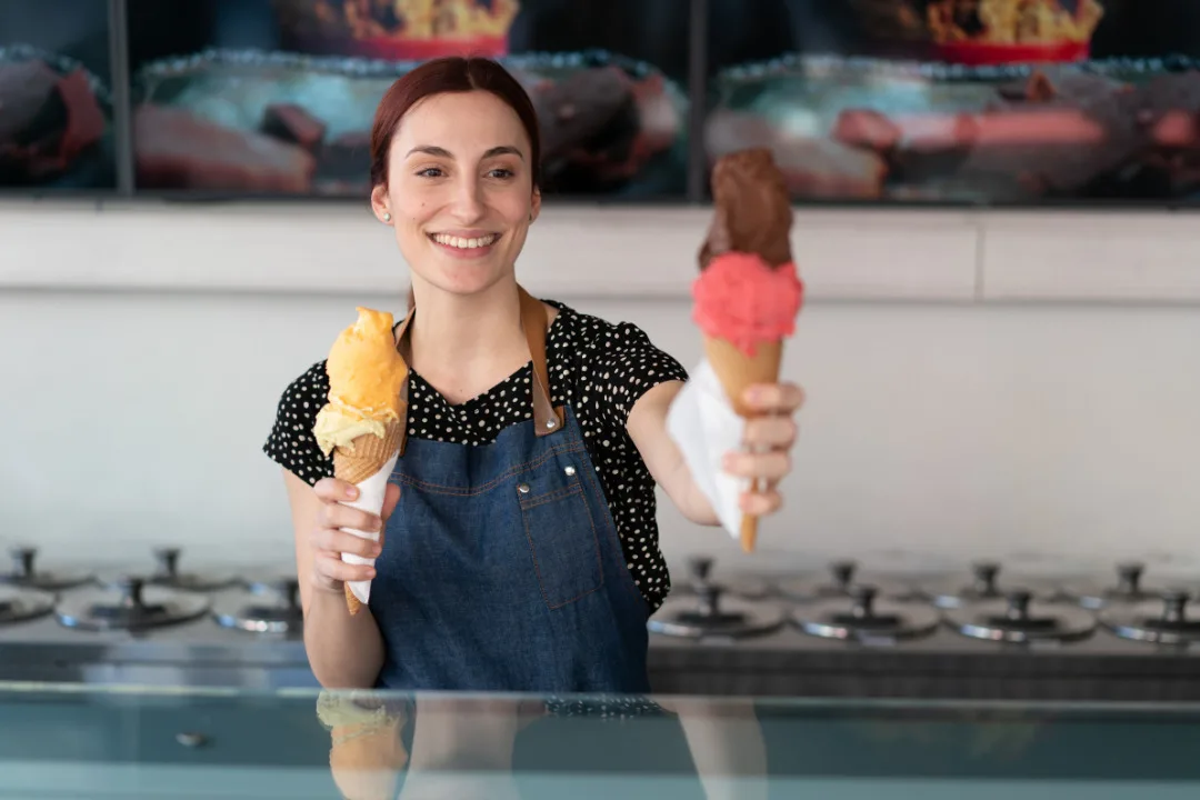 Sorveteria Perto De Mim: O Negócio Do Sorvete E Seus Desafios Nos Tempos De Hoje No Universo Dos Negócios, Poucos São Tão Atraentes E Encantadores Como O Das Sorveterias. Afinal, Quem Não Gosta De Saborear Uma Deliciosa Bola De Sorvete Em Um Dia Quente De Verão? No Entanto, Administrar Uma Sorveteria Vai Além Do Prazer De Proporcionar Momentos Doces Aos Clientes. É Necessário Entender O Mercado, Enfrentar Desafios E Encontrar Formas Criativas De Fidelizar E Conquistar Mais Clientes. Neste Texto, Discutiremos Como O Perfil Ativo E Anúncios Na Plataforma De Anúncios Tá Contratado Pode Auxiliar As Sorveterias A Alcançarem Maior Visibilidade, Exposição E, Consequentemente, Mais Clientes.