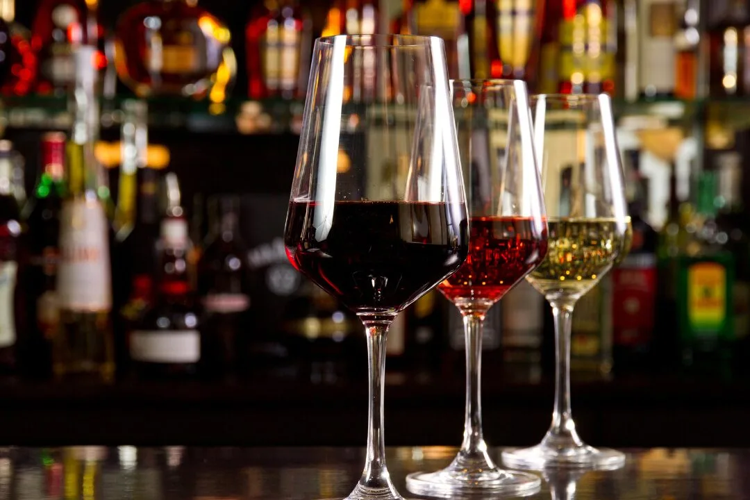 Adega Perto De Mim - Um Bom Negócio Para Os Dias De Hoje A Adega É Um Estabelecimento De Grande Destaque E Importância No Mercado De Vinhos. Com A Crescente Popularidade Das Bebidas Alcoólicas, A Procura Por Uma Adega Perto De Mim Tem Se Tornado Mais Frequente. Neste Contexto, É Essencial Compreender O Papel E Os Desafios Desse Tipo De Negócio Nos Dias Atuais.