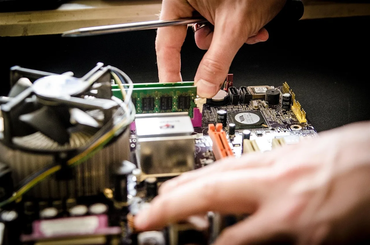 Service, Computers, Repair-428539.Jpg