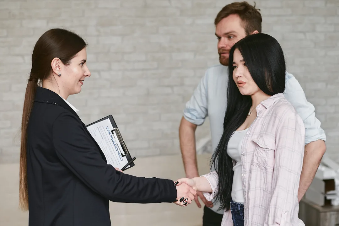 A Arte Da Fidelização Do Cliente Na Prestação De Serviços | A Fidelização De Clientes É Um Pilar Crucial Para O Sucesso De Qualquer Empresa No Ramo De Serviços. Constitui A Fundação Para Estabelecer Vínculos Duradouros, Incrementar A Satisfação Dos Clientes E Assegurar Sua Lealdade. Através De Táticas Efetivas, As Organizações Conseguem Preservar A Dedicação Dos Clientes, Proporcionando Assim Vantagens Significativas Para Seu Desenvolvimento E Expansão Sustentável.