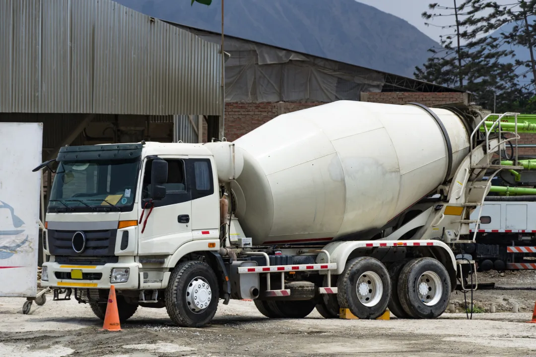 Concreto Perto De Mim | O Concreto É Um Dos Materiais Mais Essenciais E Versáteis Usados Na Construção Civil. Presente Em Inúmeros Projetos, Desde Pequenas Obras Residenciais Até Grandes Infraestruturas Urbanas, O Concreto É Fundamental Para A Moderna Arquitetura E Engenharia.