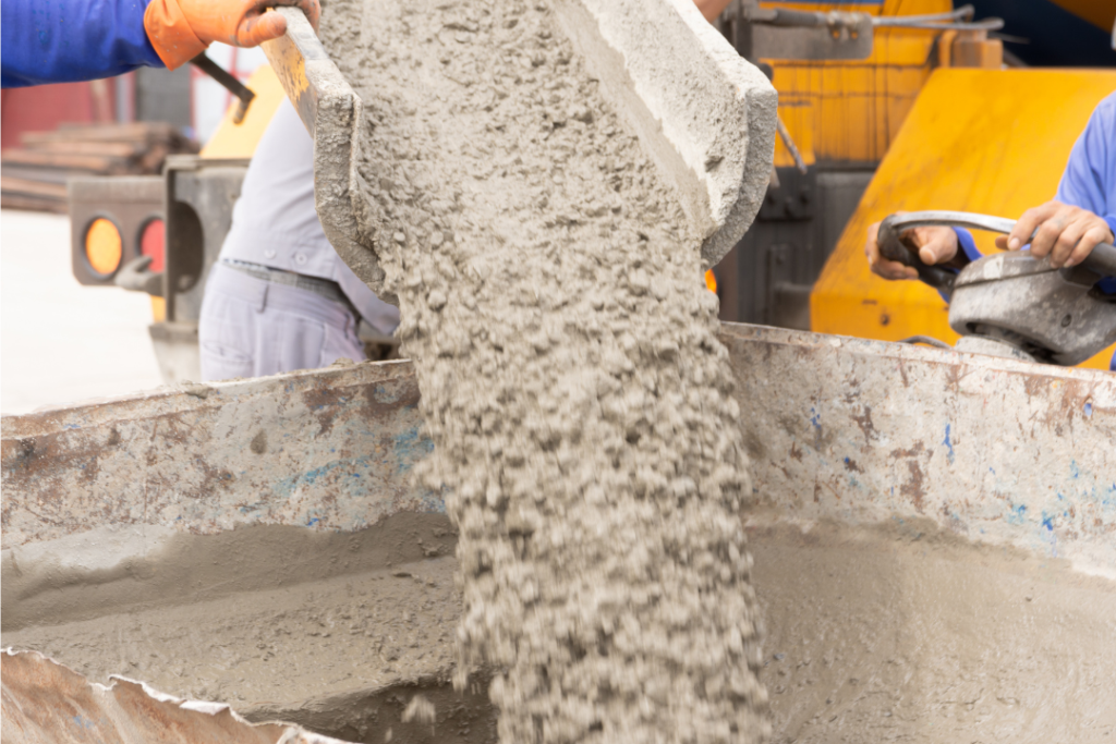 CONCRETO PERTO DE MIM - SAIBA MAIS!
DESCUBRINDO O CONCRETO

O CONCRETO É UM DOS MATERIAIS MAIS ESSENCIAIS E VERSÁTEIS USADOS NA CONSTRUÇÃO CIVIL. PRESENTE EM INÚMEROS PROJETOS, DESDE PEQUENAS OBRAS RESIDENCIAIS ATÉ GRANDES INFRAESTRUTURAS URBANAS, O CONCRETO É FUNDAMENTAL PARA A MODERNA ARQUITETURA E ENGENHARIA.